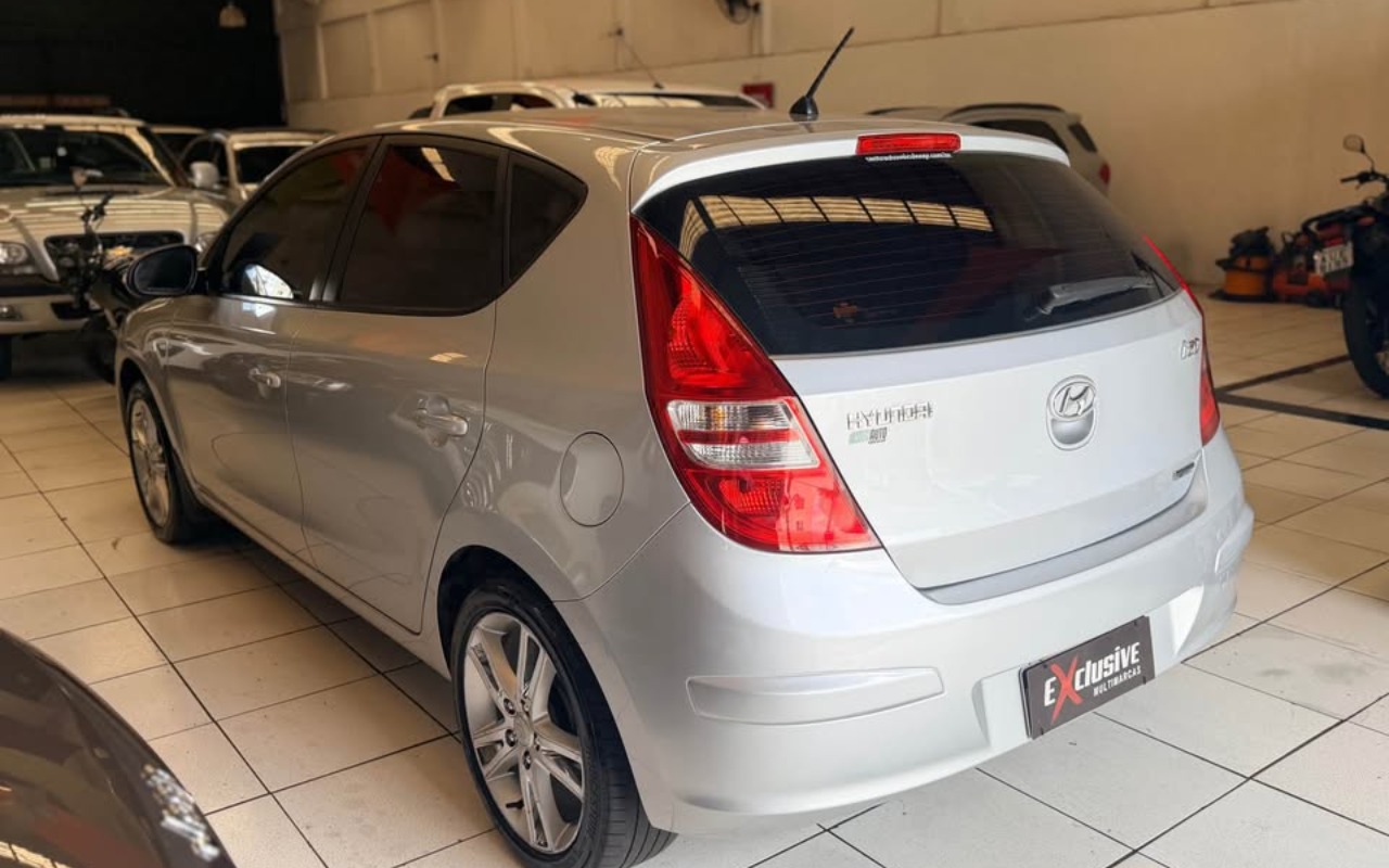 imagem-https://www.socarrao.com.br/sc-vehicle-images-prod/3594383/1788373909818-STMwIDIwMTI4LmpwZw.jpg