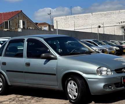 Chevrolet Corsa 2003 Cinza — foto 1 de 3