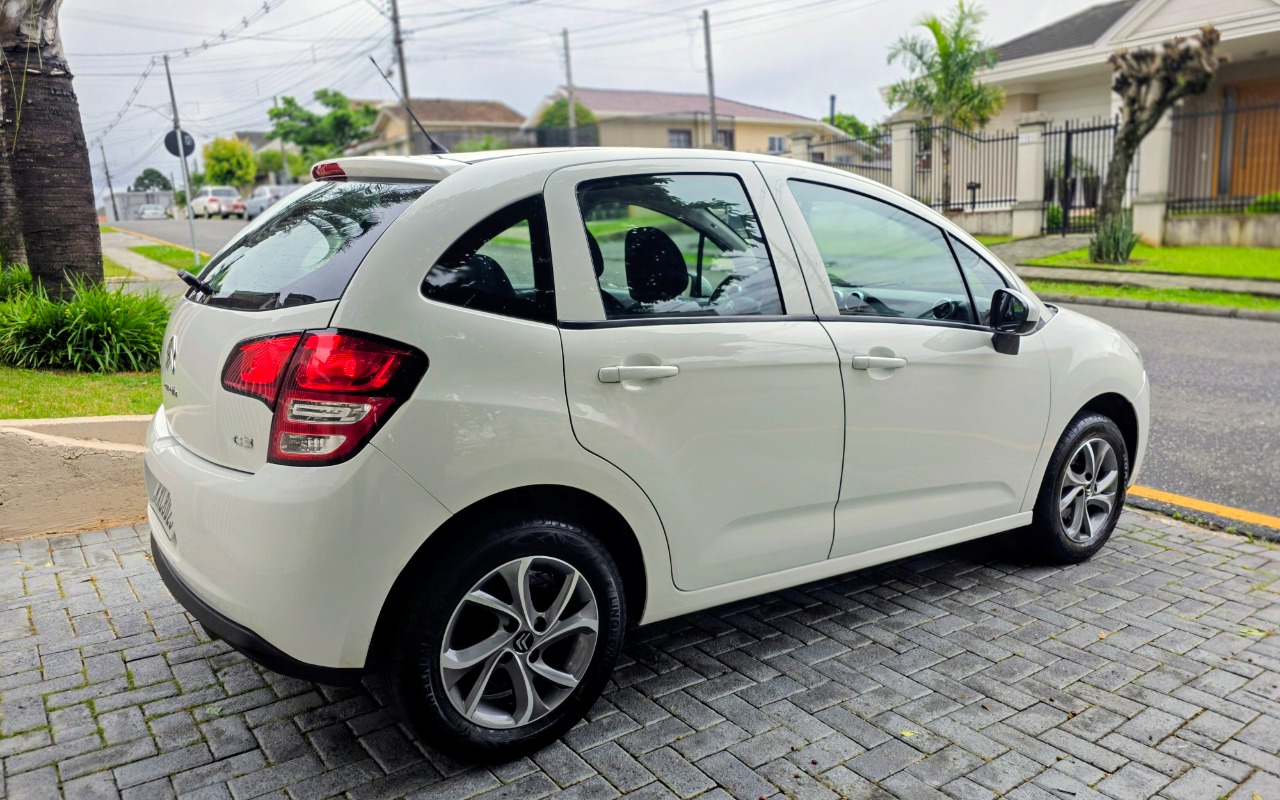 imagem-https://www.socarrao.com.br/sc-vehicle-images-prod/3594429/1788374273629-SU1HLTIwMjYwOTAxLVdBMDA2OC5qcGc.jpg