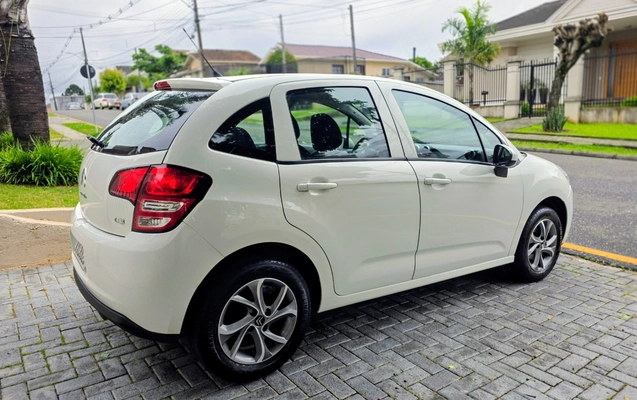imagem-https://www.socarrao.com.br/sc-vehicle-images-prod/3594429/1788374273629-SU1HLTIwMjYwOTAxLVdBMDA2OC5qcGc.jpg