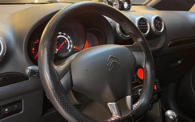 imagem-https://www.socarrao.com.br/sc-vehicle-images-prod/3594650/1788374562387-PbAfYOS4ZYkySq2tm5Nketu3njT11WmZ.jpg