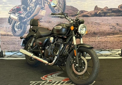 Royal Enfield Meteor 350 Fireball 2025 Preto — foto 1 de 3