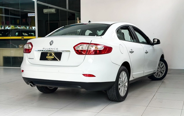 imagem-https://www.socarrao.com.br/sc-vehicle-images-prod/3595894/1788377136713-4b68d27e030f4f089923e110a061d9bc_1782505406798.jpg