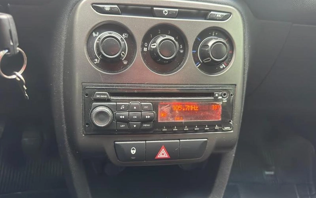 imagem-https://www.socarrao.com.br/sc-vehicle-images-prod/3595908/1788377417952-8435158_3_B_812c835d43.jpeg