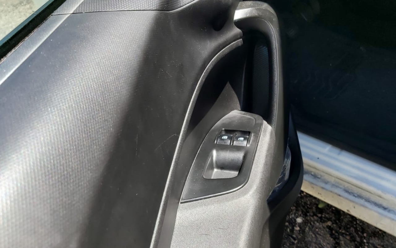 imagem-https://www.socarrao.com.br/sc-vehicle-images-prod/3596013/1788377695503-V2hhdHNBcHAgSW1hZ2UgMjAyNi0wOS0wMiBhdCAxNS40NS4zNS5qcGVn.jpeg