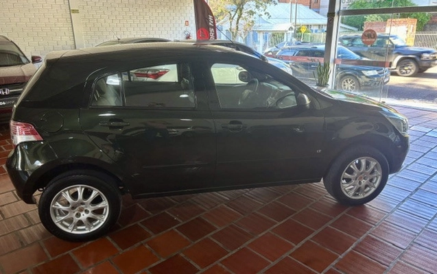 imagem-https://www.socarrao.com.br/sc-vehicle-images-prod/3596168/1788379458579-2pvSkkKpoe0Ov5z4lagytEey3sYHY1gD.jpg