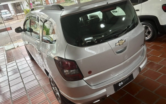 imagem-https://www.socarrao.com.br/sc-vehicle-images-prod/3596306/1789071832452-6XuAZu96Xn2LgdjZNHKOh8NR9fQfAZUZ.jpg