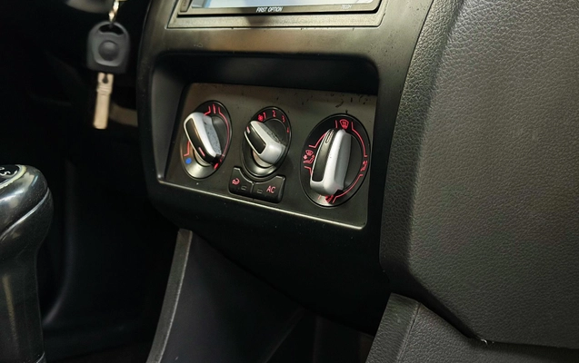 imagem-https://www.socarrao.com.br/sc-vehicle-images-prod/3596496/1788378968341-b20bb55dba4744668623ce0786c13ca5_1780426114972.jpg