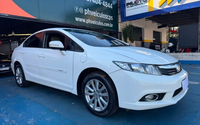 imagem-https://www.socarrao.com.br/sc-vehicle-images-prod/3596706/1789561363531-1209df5c-1858-41a2-a6d7-139b28f83976.webp