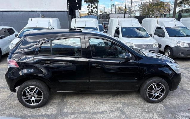 imagem-https://www.socarrao.com.br/sc-vehicle-images-prod/3597117/1788380790651-8265429_6_B_4824ea4414.jpeg