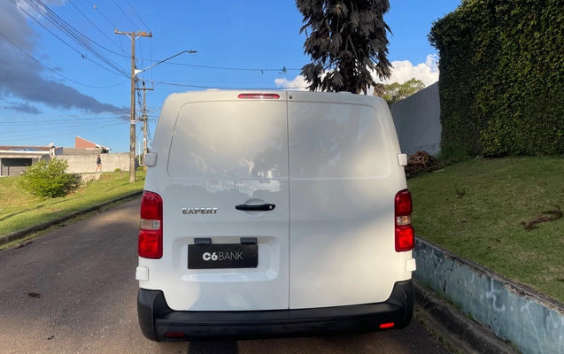 imagem-https://www.socarrao.com.br/sc-vehicle-images-prod/3597874/1788382277035-d8e6665e-6189-47e5-9611-88a706322696.jpg