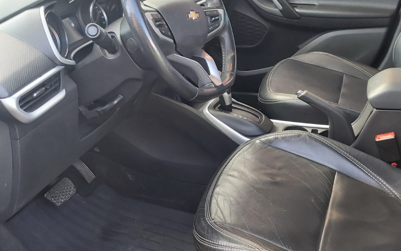 imagem-https://www.socarrao.com.br/sc-vehicle-images-prod/3597927/1788382486493-V2hhdHNBcHAgSW1hZ2UgMjAyNi0wOS0wMiBhdCAxNy40Ni4wMCAoMSkuanBlZw.jpeg