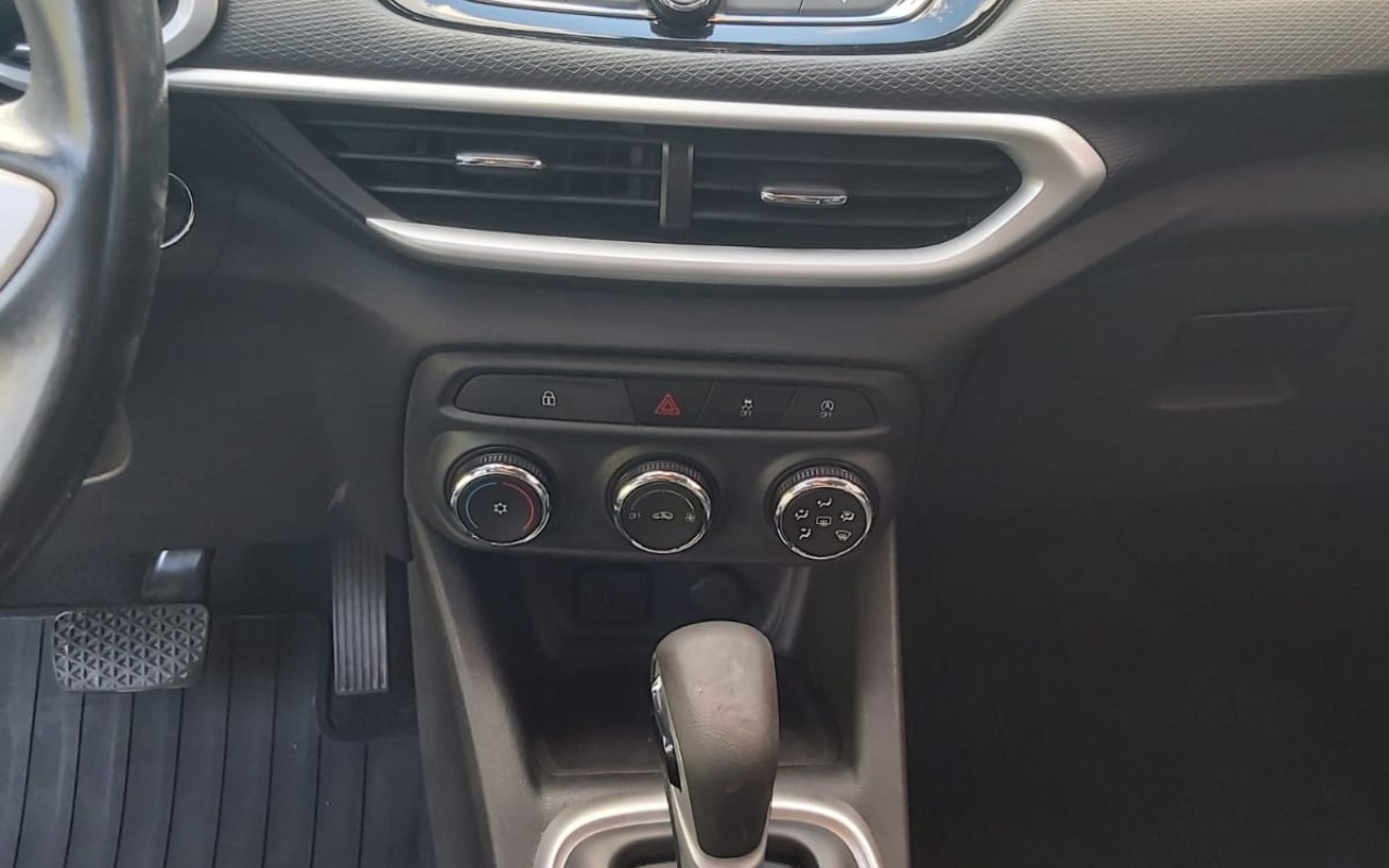 imagem-https://www.socarrao.com.br/sc-vehicle-images-prod/3597927/1788382486945-V2hhdHNBcHAgSW1hZ2UgMjAyNi0wOS0wMiBhdCAxNy40Ni4wMSAoMykuanBlZw.jpeg