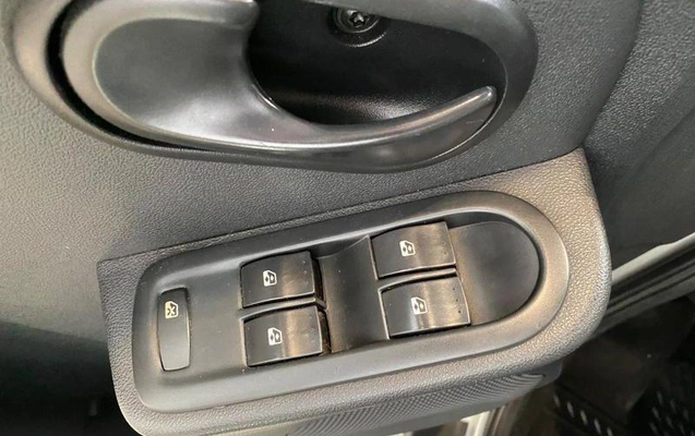 imagem-https://www.socarrao.com.br/sc-vehicle-images-prod/3598101/1788382698344-8317387_17_B_b4cf645b8f.jpeg