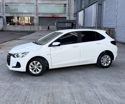 Chevrolet Onix 2023 Branco — foto 1 de 3