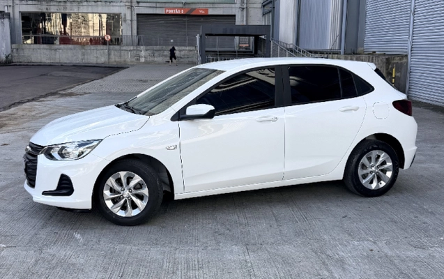 imagem-https://www.socarrao.com.br/sc-vehicle-images-prod/3598335/1789062079981-app-photos-gsgnssyfVYSdB4lRzo0RB8i0UkJJ46KA.jpg