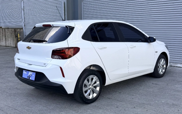 imagem-https://www.socarrao.com.br/sc-vehicle-images-prod/3598335/1789062079997-app-photos-UbePWoMVKbLNpVCM8G1KHyhVbtXuWQUI.jpg