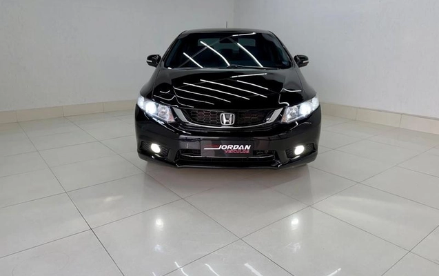 imagem-https://www.socarrao.com.br/sc-vehicle-images-prod/3598972/1788387220286-8445146_5_B_eb04e3167d.jpeg