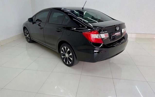 imagem-https://www.socarrao.com.br/sc-vehicle-images-prod/3598972/1788387220291-8445146_8_B_8ea3a05324.jpeg