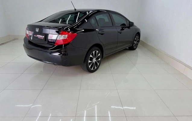 imagem-https://www.socarrao.com.br/sc-vehicle-images-prod/3598972/1788387220293-8445146_9_B_b6da2bf7ba.jpeg