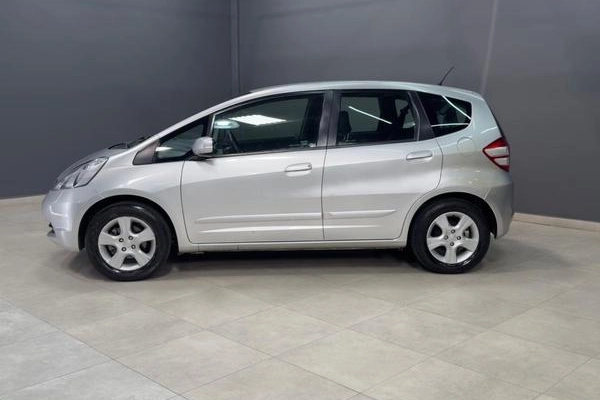 imagem-https://www.socarrao.com.br/sc-vehicle-images-prod/3599157/1789657569088-8444511_3_B_ba6406c1f3.jpeg