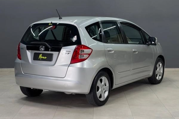 imagem-https://www.socarrao.com.br/sc-vehicle-images-prod/3599157/1789657569089-8444511_14_B_c5cedbf87d.jpeg