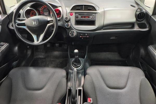 imagem-https://www.socarrao.com.br/sc-vehicle-images-prod/3599157/1789657569089-8444511_6_B_330c9b9781.jpeg