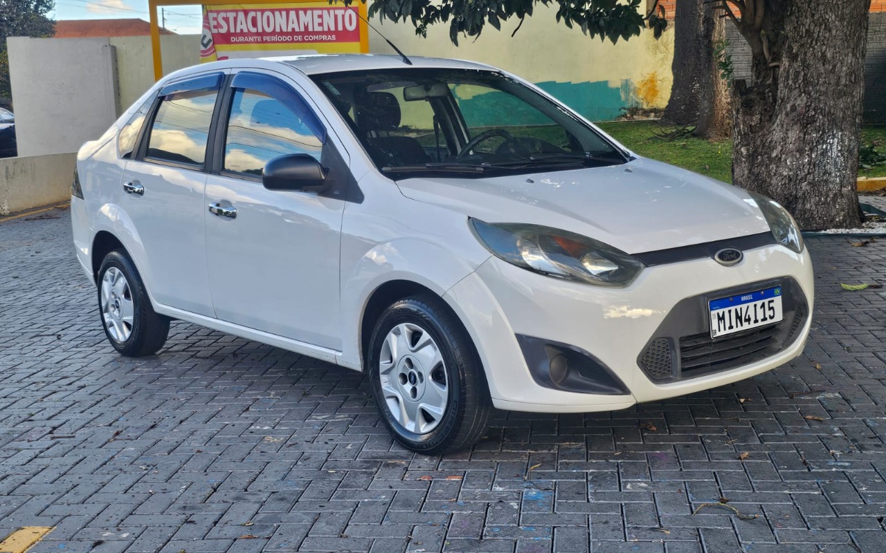 Ford Fiesta Sedan 1.0 8V Flex 4p 2012 Branco — foto 1 de 3