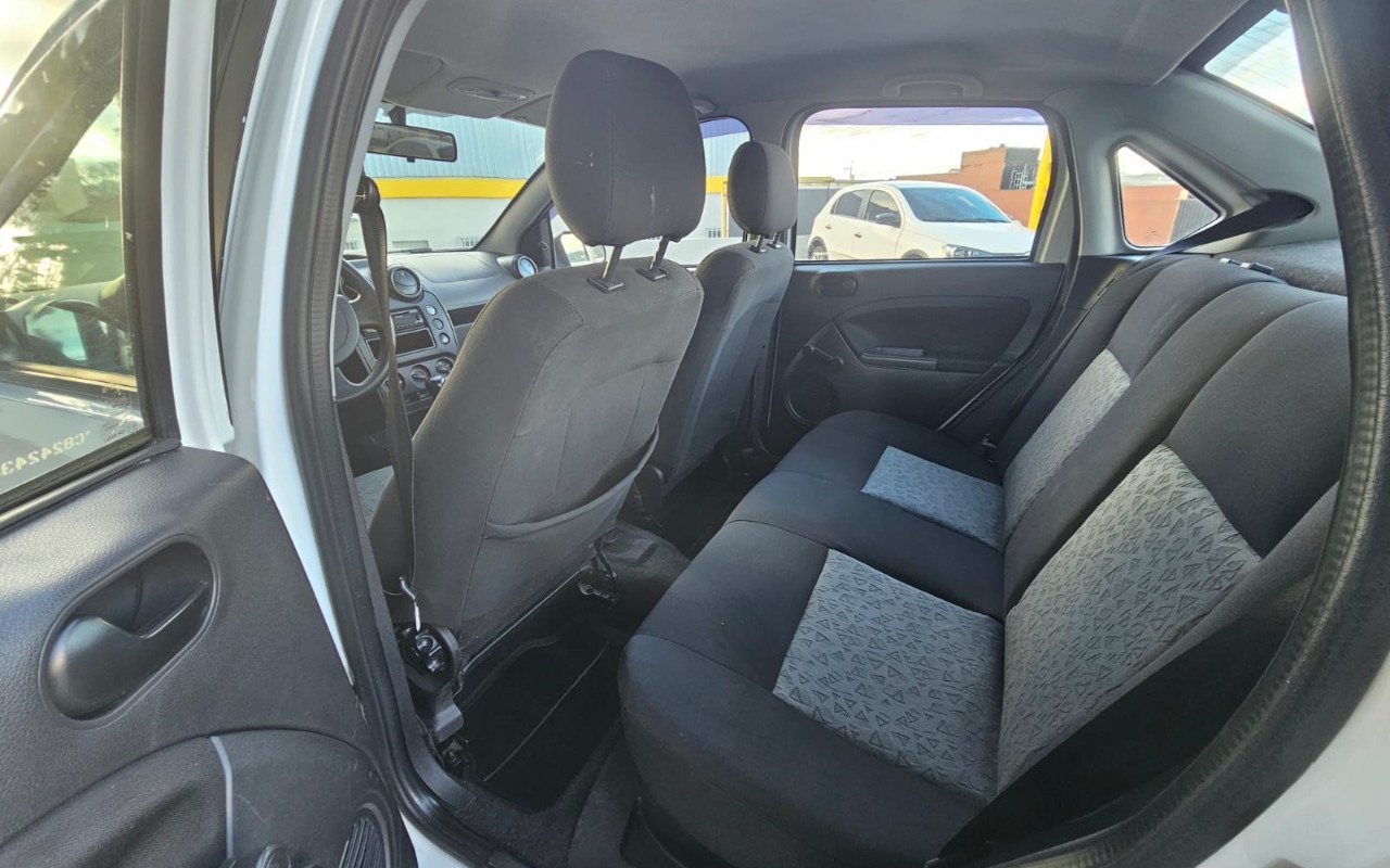 imagem-https://www.socarrao.com.br/sc-vehicle-images-prod/3600667/1788391624612-V2hhdHNBcHAgSW1hZ2UgMjAyNi0wOS0wMiBhdCAyMC4yMC4wMiAoMSkuanBlZw.jpeg