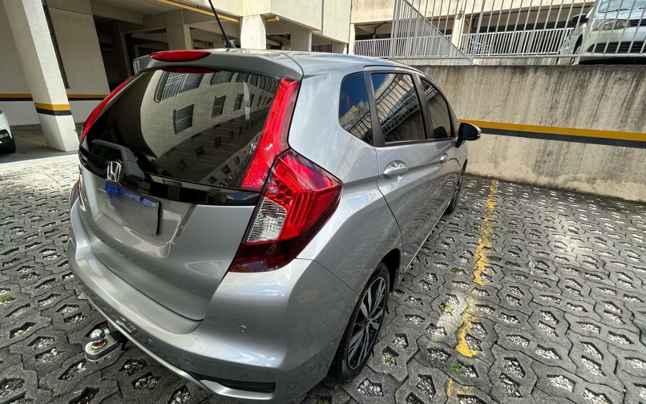 imagem-https://www.socarrao.com.br/sc-vehicle-images-prod/3600992/1788394515451-V2hhdHNBcHAgSW1hZ2UgMjAyNi0wOS0wMiBhdCAxNC4wNC4zNyAoMikuanBlZw.jpeg