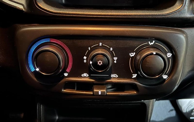imagem-https://www.socarrao.com.br/sc-vehicle-images-prod/3601723/1788439379514-8425295_12_B_7173d6113c.jpeg