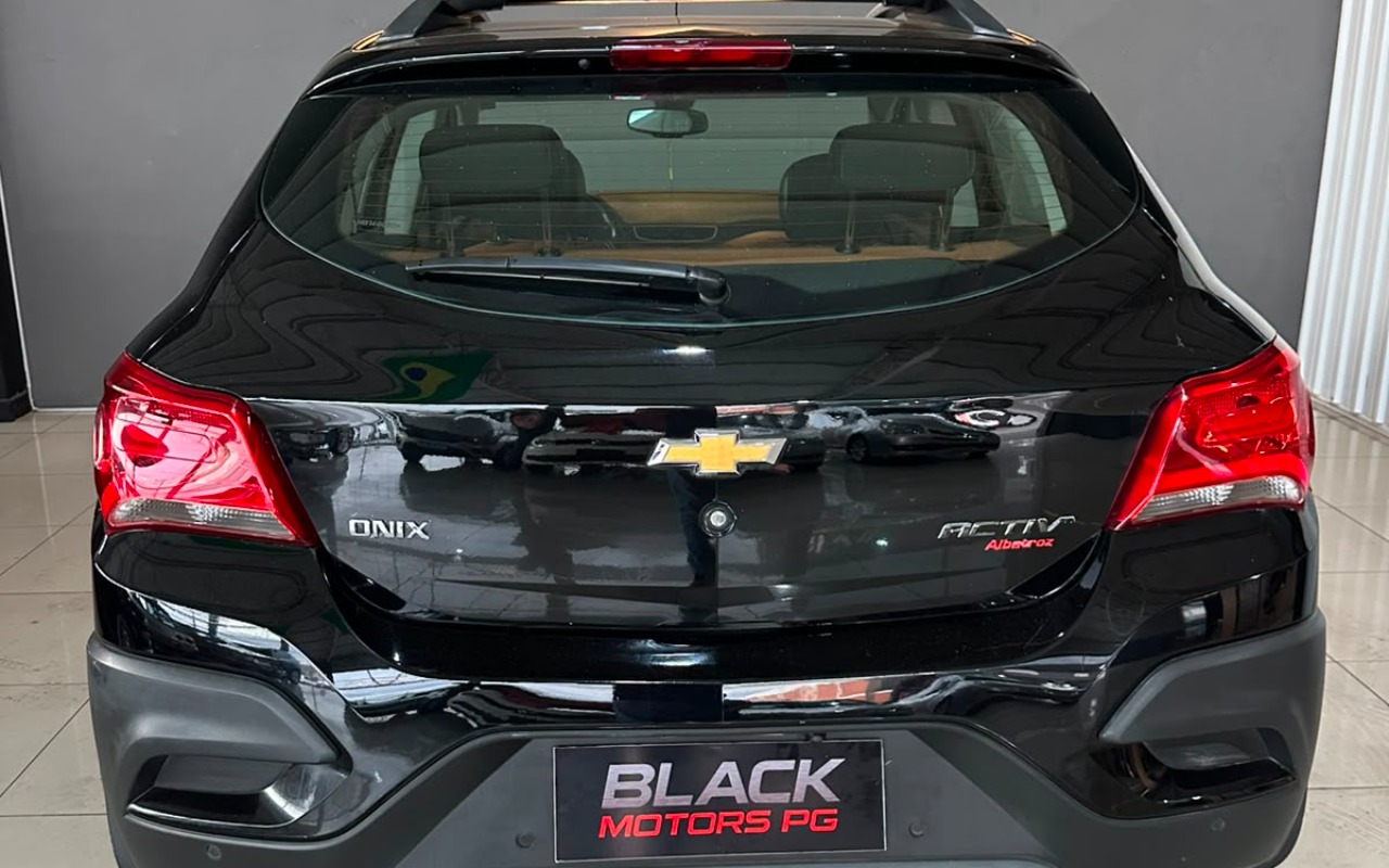 imagem-https://www.socarrao.com.br/sc-vehicle-images-prod/3602719/1788398682083-V2hhdHNBcHAgSW1hZ2UgMjAyNi0wOC0xNSBhdCAxMC40MS4yNSAoNCkuanBlZw.jpeg