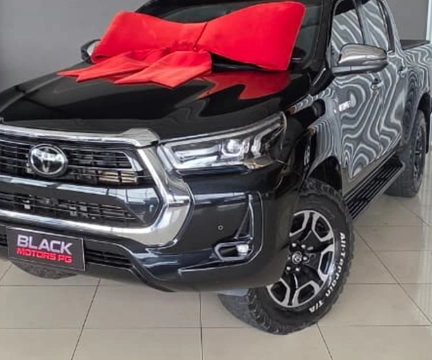 Toyota Hilux 2023 Preto — foto 1 de 3