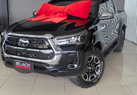 Toyota Hilux 2023 Preto — foto 1 de 3