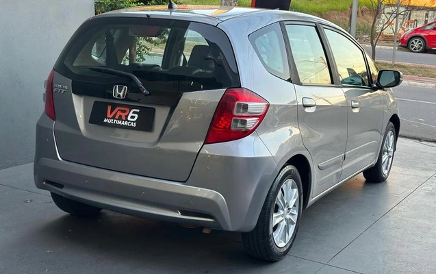 imagem-https://www.socarrao.com.br/sc-vehicle-images-prod/3603290/1790000359935-8404748_10_B_db58c59c58.jpeg