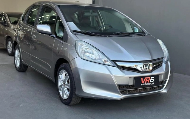 imagem-https://www.socarrao.com.br/sc-vehicle-images-prod/3603290/1790000359935-8404748_1_B_9e85f8ee0d.jpeg
