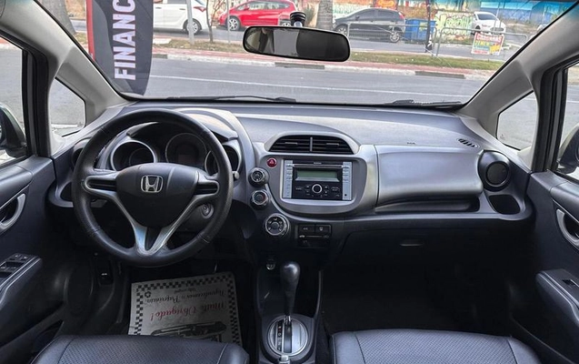 imagem-https://www.socarrao.com.br/sc-vehicle-images-prod/3603290/1790000359937-8404748_11_B_4f46bb41e5.jpeg