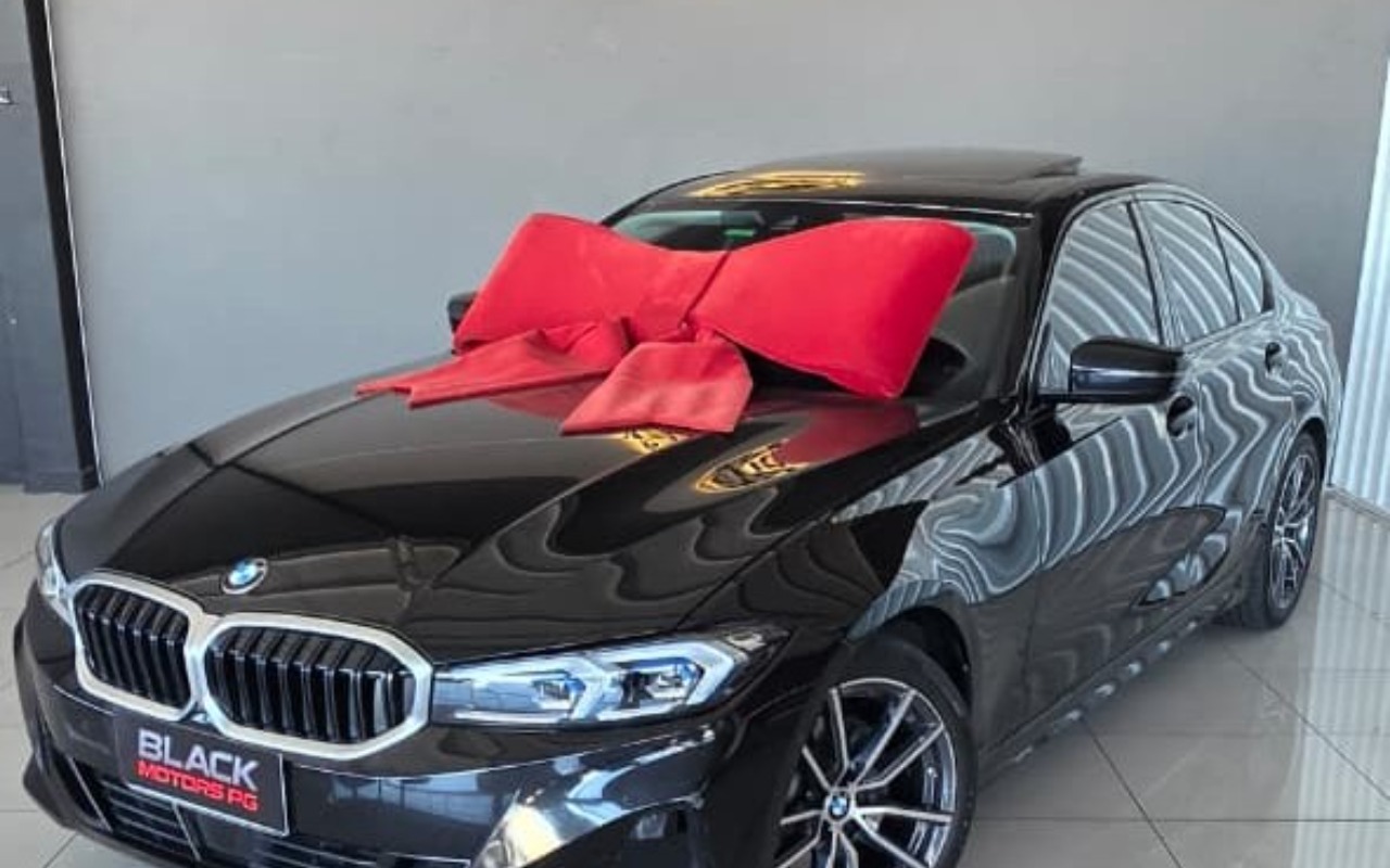 BMW 320i 2023 Preto — foto 1 de 3
