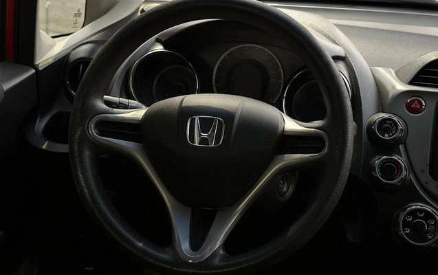 imagem-https://www.socarrao.com.br/sc-vehicle-images-prod/3603935/1790000292249-8445289_4_B_ce8a539a4f.jpeg