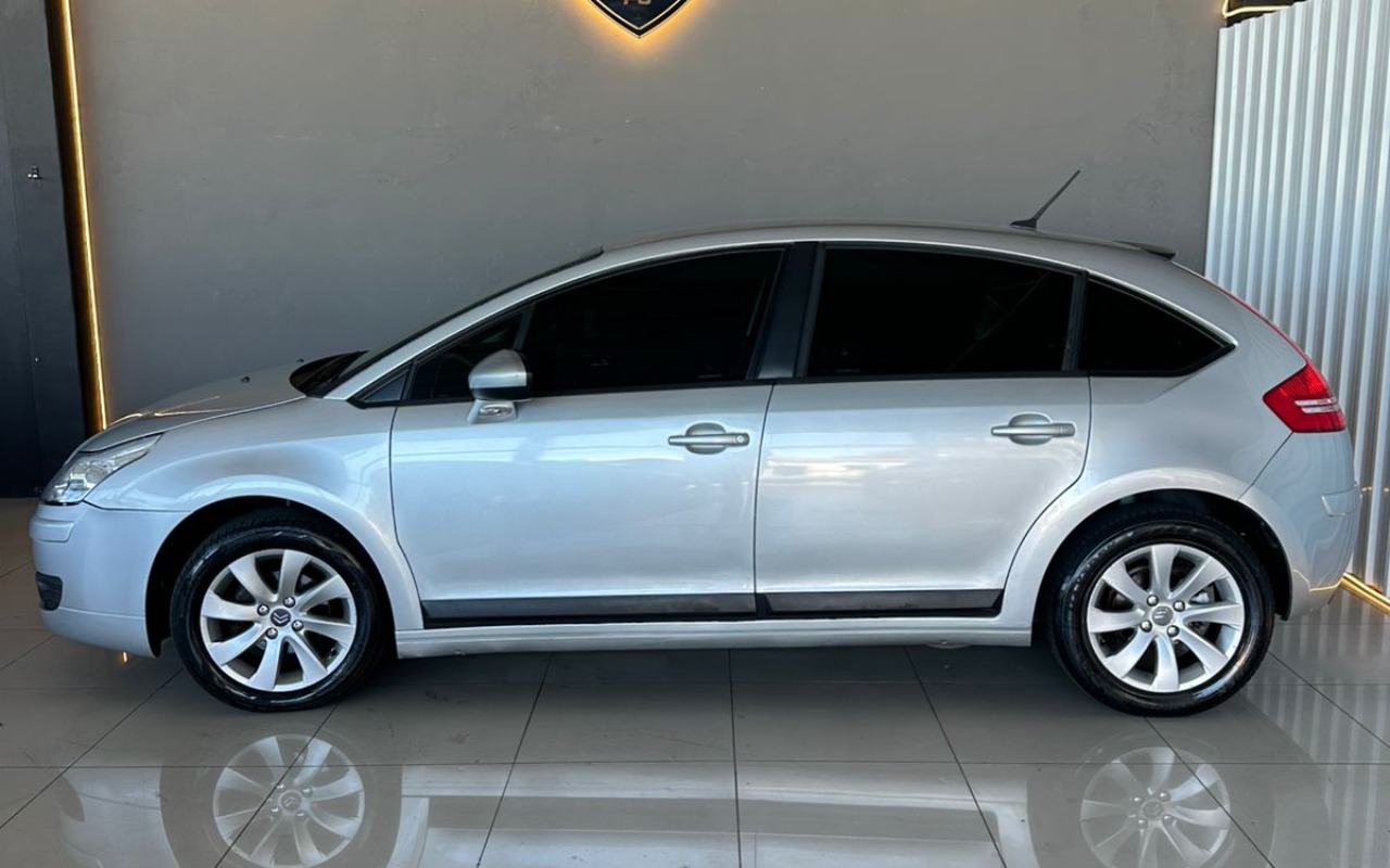 imagem-https://www.socarrao.com.br/sc-vehicle-images-prod/3603942/1788403017103-V2hhdHNBcHAgSW1hZ2UgMjAyNi0wNS0xMiBhdCAwOS4zMy4zOCAoMykuanBlZw.jpeg