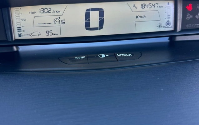 imagem-https://www.socarrao.com.br/sc-vehicle-images-prod/3603942/1788403017476-V2hhdHNBcHAgSW1hZ2UgMjAyNi0wNS0xMiBhdCAwOS4zMy4zOSAoMykuanBlZw.jpeg