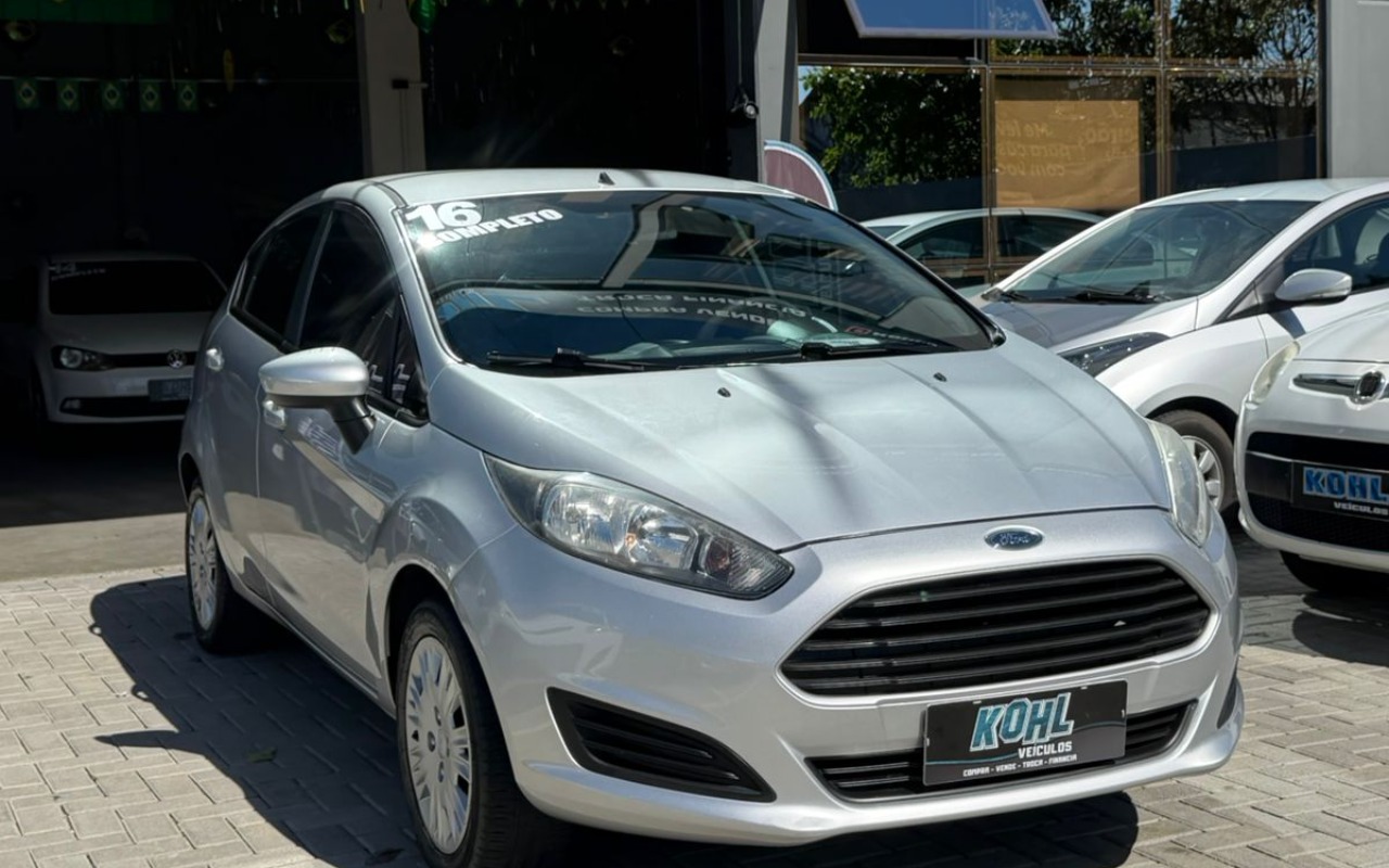 Ford Fiesta 1.5 16V Flex Mec. 5p 2016 Prata — foto 1 de 3