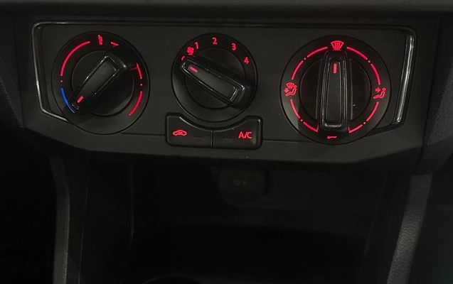 imagem-https://www.socarrao.com.br/sc-vehicle-images-prod/3612522/1788437554323-8412373_13_B_5337be0154.jpeg