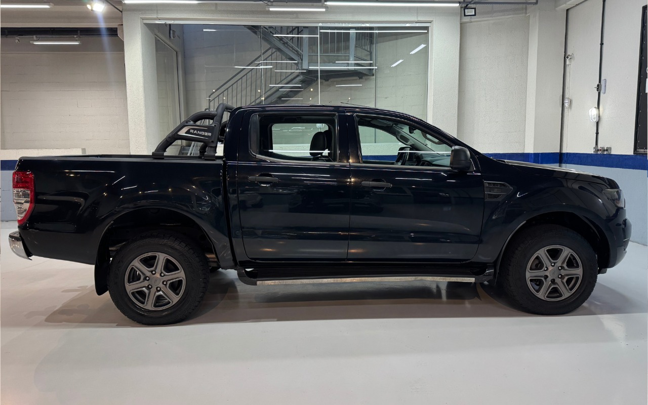 imagem-https://www.socarrao.com.br/sc-vehicle-images-prod/3612942/1788438756499-Rk9SRCBSQU5HRVIgWExTIENENCAtIDIwMTggLSBQUkVUTyAtIEFZWDVBMDcgKDcpLnBuZw.png