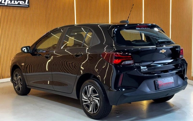 imagem-https://www.socarrao.com.br/sc-vehicle-images-prod/3612959/1789140618468-8439509_5_B_758fb63988.jpeg