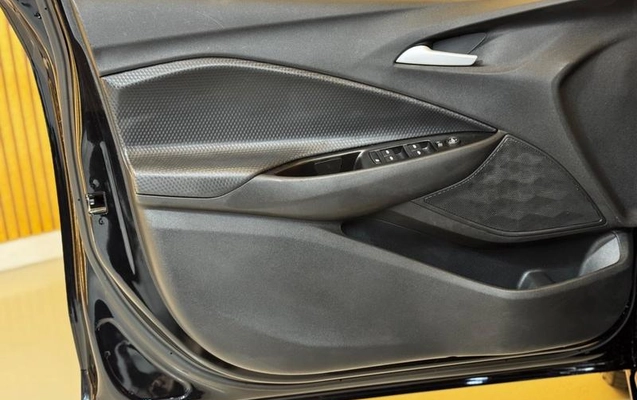 imagem-https://www.socarrao.com.br/sc-vehicle-images-prod/3612959/1789140618474-8439509_8_B_55edd8d0c9.jpeg