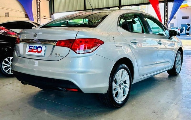 imagem-https://www.socarrao.com.br/sc-vehicle-images-prod/3613210/1789417487927-8445182_0_B_235725cdb6.jpeg