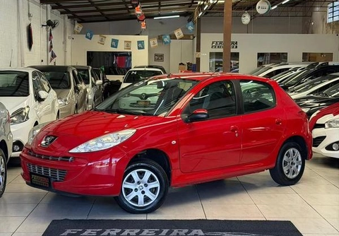 Peugeot 207 XR 1.4 Flex 8V 3p 2013 Vermelho — foto 1 de 3