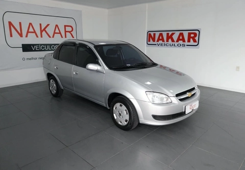 Chevrolet Classic 2015 Prata — foto 1 de 3