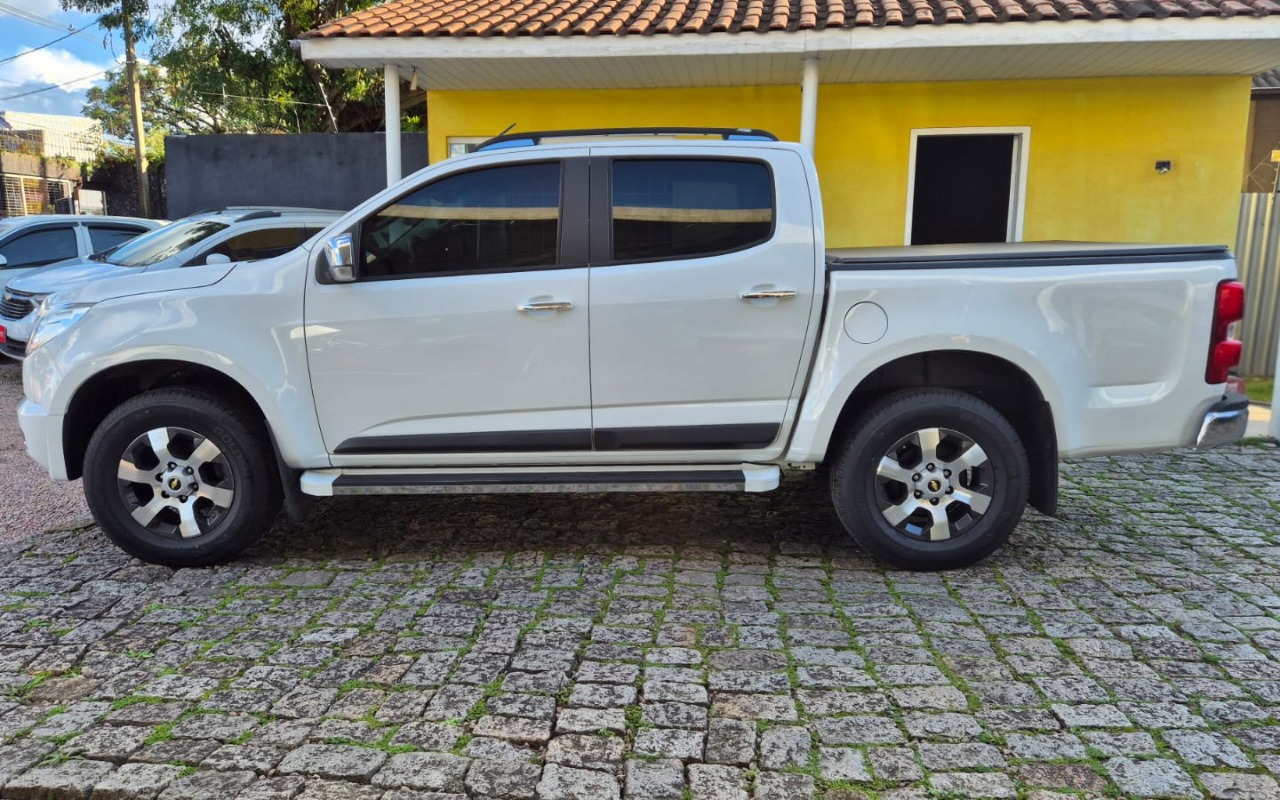 imagem-https://www.socarrao.com.br/sc-vehicle-images-prod/3614344/1788442918243-V2hhdHNBcHAgSW1hZ2UgMjAyNi0wOS0wMSBhdCAxNi41Ny4xMC5qcGVn.jpeg
